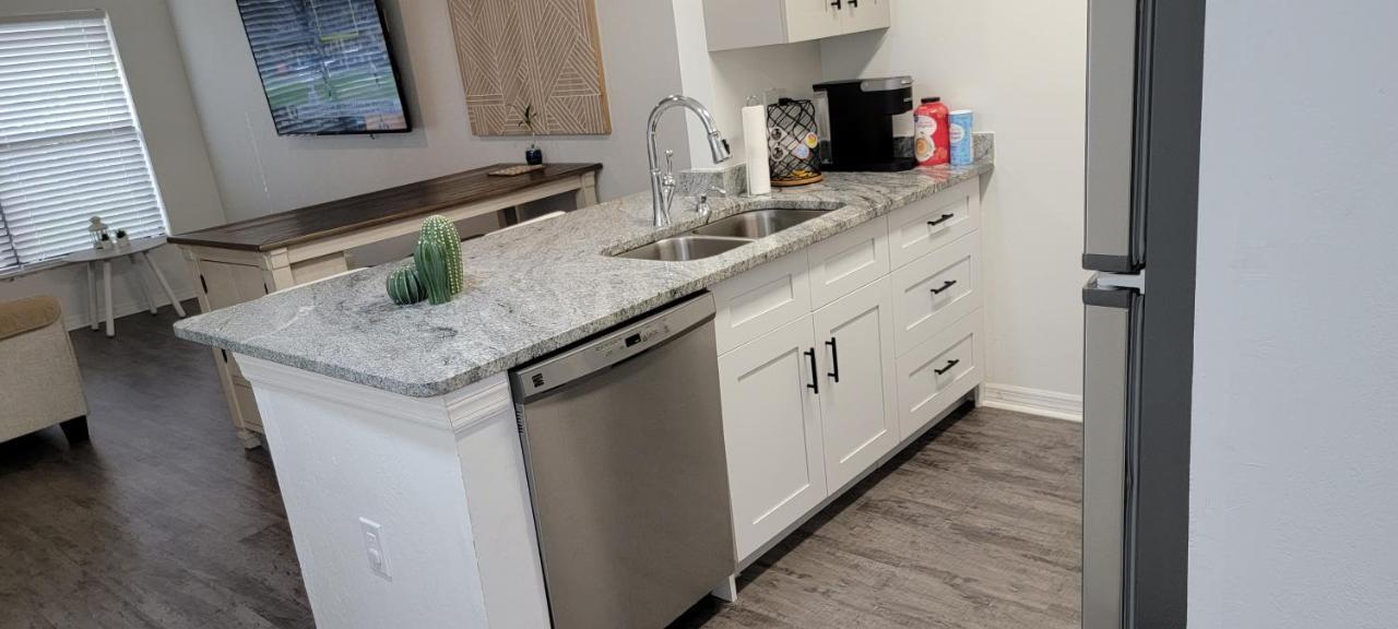 גיינסוויל Discover Luxury Condo Steps Away From Celebration Pointe And I-75! מראה חיצוני תמונה
